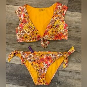 Adore Me bikini with unique cap sleeve. Size L